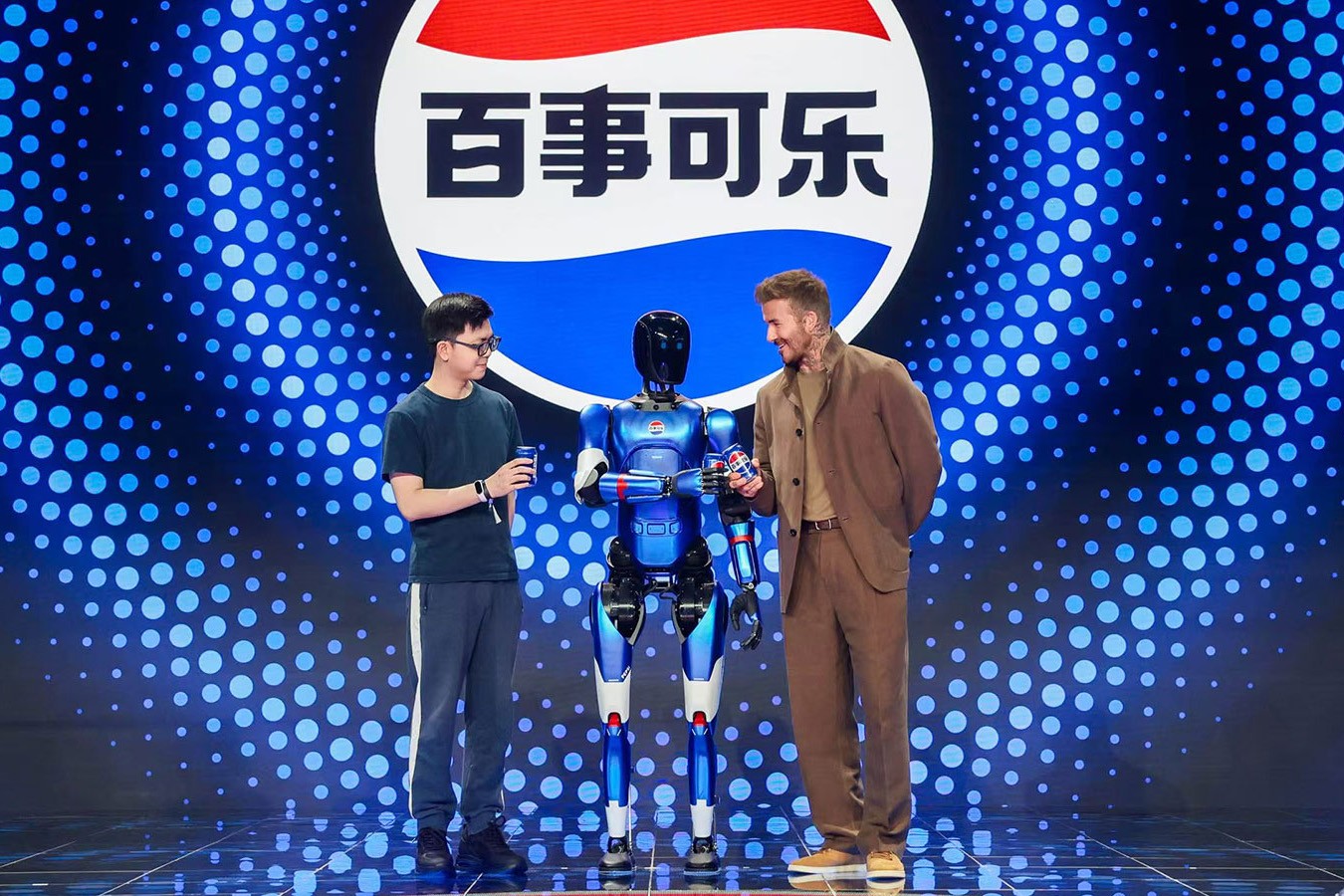 XKTY星空·中国机器人携手百事中国共创“百事蓝宝” 共燃渴望新章