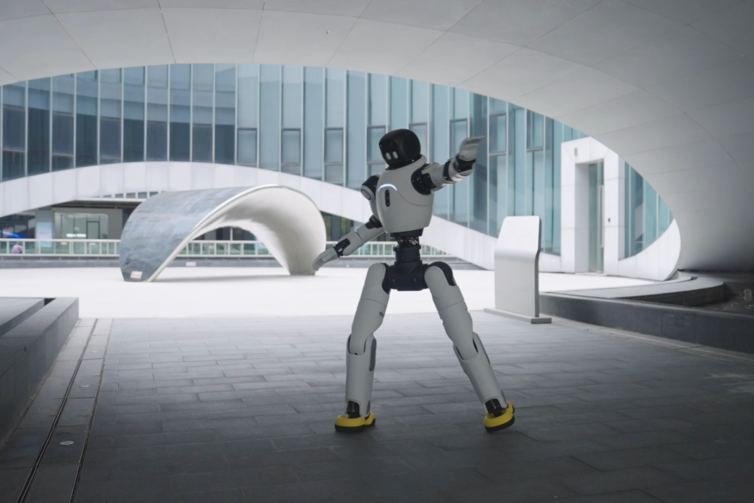 XKTY星空·中国「灵创」平台来了！0 代码、0 门槛，人人都是机器人训练大师